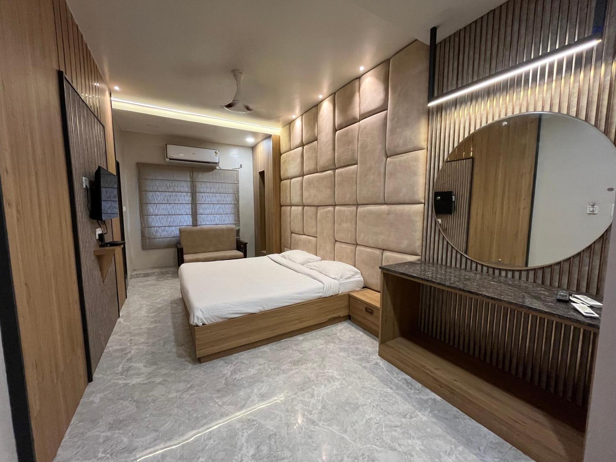 Hotel Soho House By Jayshrea à Chandrapur Extérieur photo